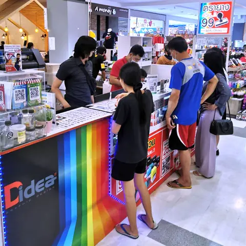 บรรยากาศลูกค้าที่หน้าร้าน ในห้างทวีกิจซุปเปอร์เซนเตอร์ บุรีรัมย์